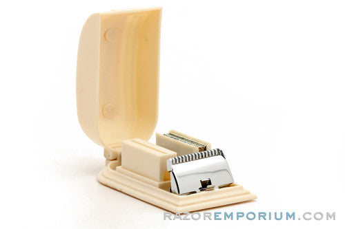1930's Ever-Ready 1912 British Made Single Edge Safety Razor in Rare Cream Bakelite Art Deco Snap Case