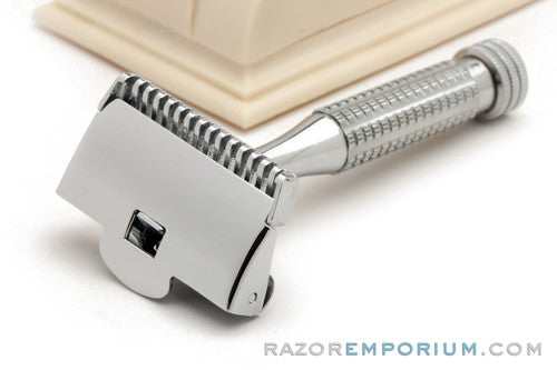1930's Ever-Ready 1912 British Made Single Edge Safety Razor in Rare Cream Bakelite Art Deco Snap Case