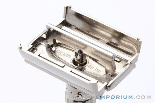 1959 Gillette Fatboy / $1.95 Adjustable DE Safety Razor in Case E2