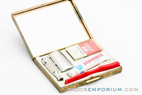 1966 Gillette Travel Tech Safety Razor Set L1
