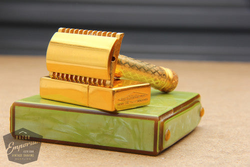 1933 Gillette Milady Decollete DE Safety Razor in Jade Case