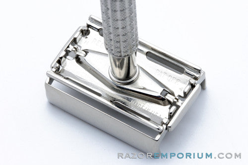1962 Gillette Flair Tip Super Speed DE Safety Razor - H4