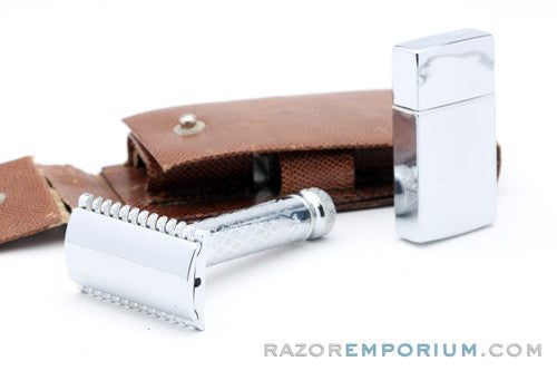 1930's Gillette De Luxe Norfolk Tuckaway Chrome Travel Set