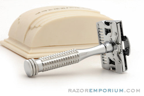 1930's Ever-Ready 1912 British Made Single Edge Safety Razor in Rare Cream Bakelite Art Deco Snap Case