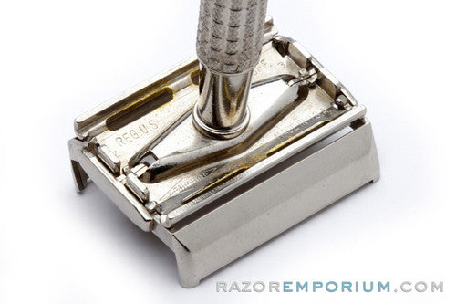 1954 Gillette Super Speed Flare Tip DE Razor Z3