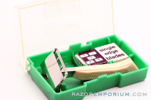 1950's GEM Featherweight Single Edge Razor in Green Case