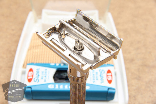 Gillette 1966 Slim Adjustable Safety Razor w/ Gold Case L2