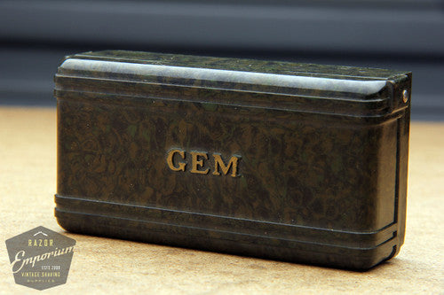Gem 1930's Micromatic Single Edge Razor in Art Deco Case / Green
