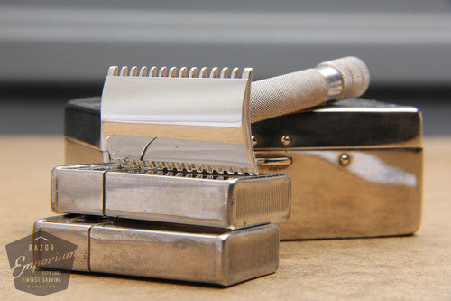 Gillette 1913 Silver Single Ring Old Type Set in Metal Case w/ Blade Banks