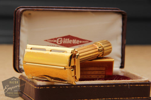 Gillette 1946 Aristocrat Non-Notched w/ Leather Case and Original Blade Bank