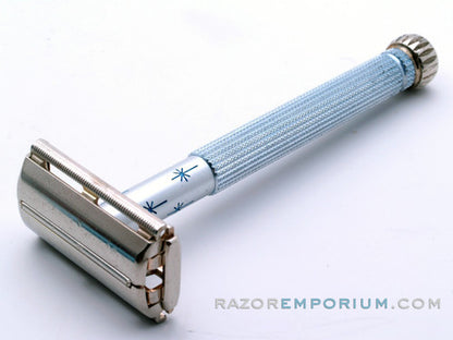 1962  H4 Gillette Blue Star Lady Gillette Set w/ Case & Blade Bank