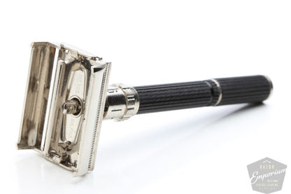 Gillette 1975 Super 109 Adjustable Double Edge Safety Razor