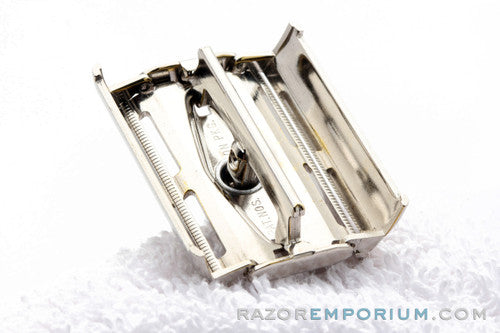 1969 Gillette Black Handle Super Speed Safety Razor O3