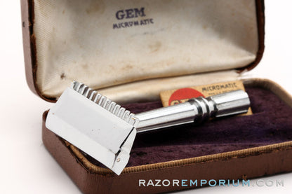 1930's GEM Micromatic Razor Single Edge TTO in Brown Case