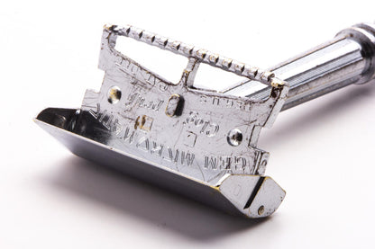 1940's Gem Micromatic Singe Edge Safety Razor w/ Cream Bakelite Case | Original Condition