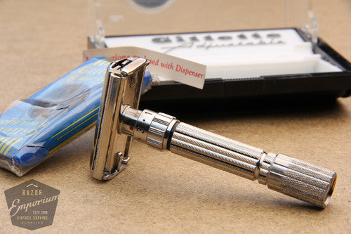Gillette 1958 RED DOT Fatboy / $1.95 Adjustable DE Safety Razor in Case - Mint