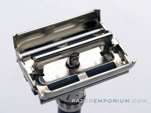 1983 D3 Gillette Super Adjustable "Black Beauty" Double Edge Safety Razor