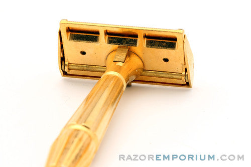 Gem 1940s Micromatic "Bullet Tip" Single Edge Safety Razor in Red Case