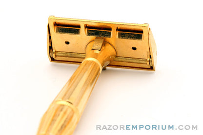 Gem 1940s Micromatic "Bullet Tip" Single Edge Safety Razor in Red Case