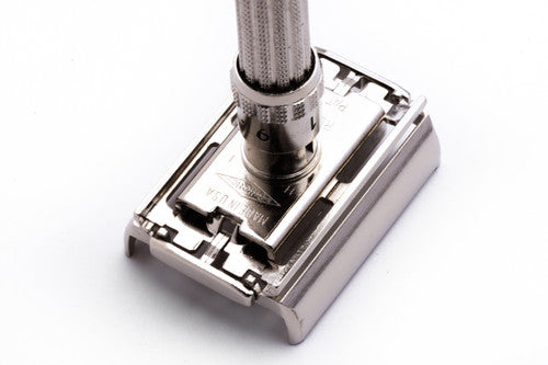 1962 Gillette Slim Adjustable Double Edge Safety Razor w Case H1