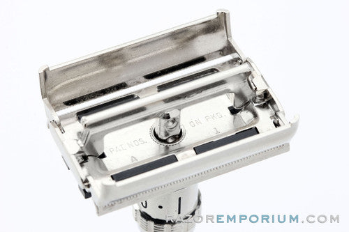 1984 Gillette Super Adjustable "Black Beauty" DE Safety Razor E1