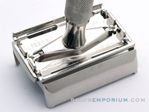 1950's Gillette Black Tip DE Super Speed Set w/ Blue Case & Blades