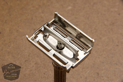Gillette 1962 Slim Adjustable DE Safety Razor -- H1