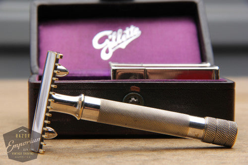 Gillette 1908 Single Ring Old Type Script Logo Set in Leather Case w/ Blade Banks