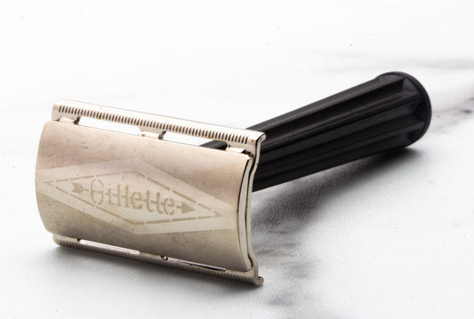 1951 W2 Gillette Tech Three Piece Double Edge Safety Razor with Black Bakelite Handle | Original Condition