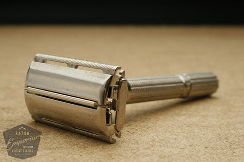 Gillette 1966 Slim Adjustable Safety Razor L2