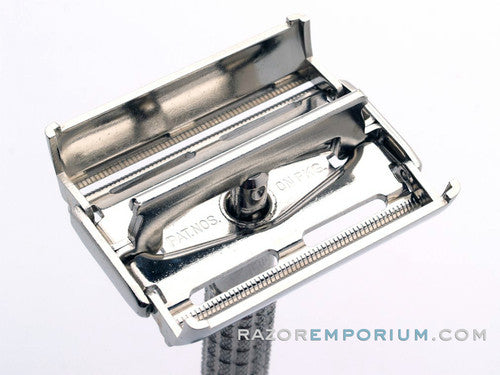1954 Z2 Gillette Flare Tip Super Speed Safety Razor Set w/ Blade Bank & Case