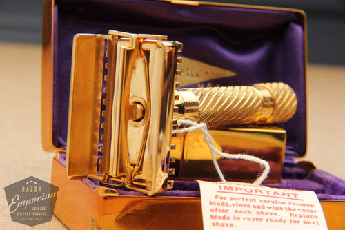 Gillette 1934 Aristocrat Deluxe Christmas Special w/ Case and Original Blade Bank