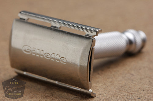 Gillette 1968 Tech Travel DE Safety Razor N2 Marcas Regs W Gold Case
