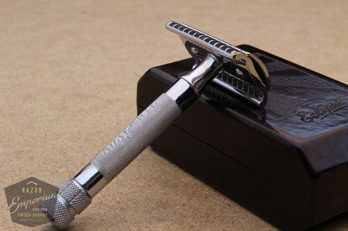Eclipse Red Ring Double Edge Safety Razor in Case