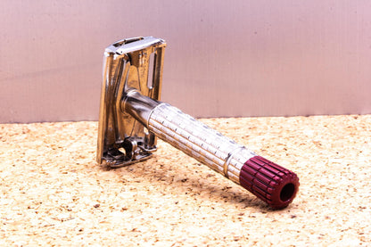 1958 D1 Gillette Heavy Red Tip Super Speed Safety Razor | Original Condition
