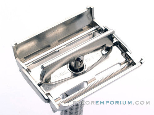 1960 F2 Flair Tip Super Speed DE Safety Razor Set Nickel w/ White Case & Blade Bank
