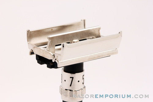 1979 Gillette Super Adjustable "Black Beauty" DE Safety Razor Z1