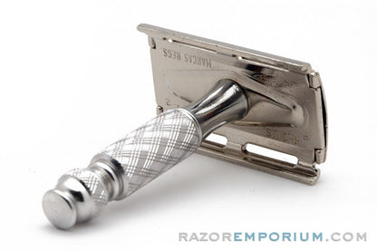 1970 P2 Gillette Ball End Tech Travel Spiral Handle Safety Razor