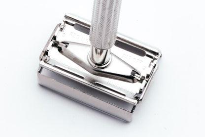 1958 Gillette TV Super Speed DE Safety Razor w/ Red Case - D2