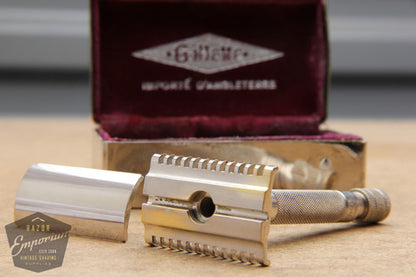 Gillette 1934 No. 88 Silver NEW Long Comb DE Safety Razor w/ Metal Case - Made in England