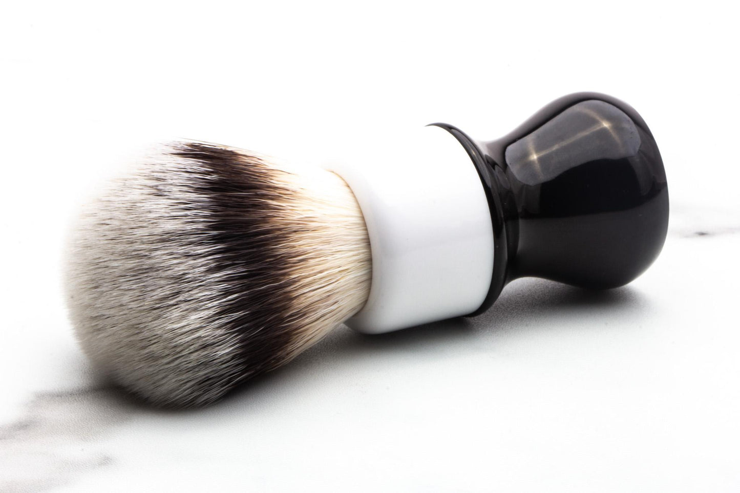 Noble Otter | Synthetic Shave Brush - Black/White - 26MM