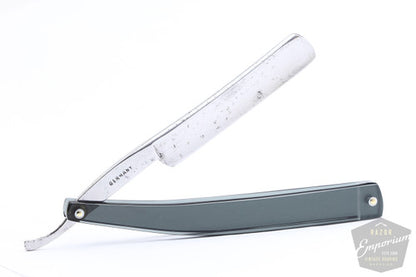 11/16'' Wilhelm Weber Goldene Medaille 2 Straight Razor | Hamburg, Germany