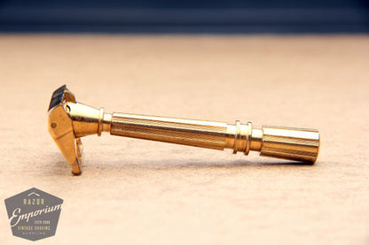 Gem 1940's Micromatic Clog Pruf Single Edge Safety Razor in Brown Case