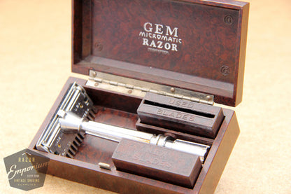 Gem 1930's Micromatic Single Edge Razor in Art Deco Case / Brown