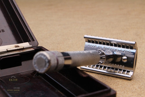 Eclipse Red Ring Double Edge Safety Razor in Case – Razor Emporium