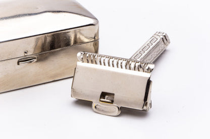 1930's Ever Ready Chain Handle Style SE Safety Razor Set | Metal Case & Blade Bank