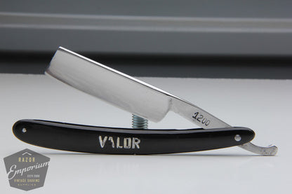 6/8" Valor No. 1200 Straight Razor Hollow | Paris, France