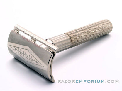 1953 Y4 Gillette Fat Handle Tech Safety Razor in Red Box w/ Blades