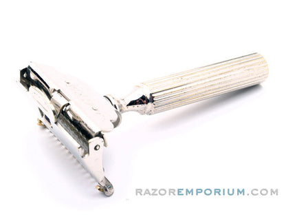 1940's Gem 1912 Style Single Edge Safety Razor w/ Metal Case & Blade Bank