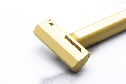 NATU | Gold Pivoting Head Single Edge Safety Razor